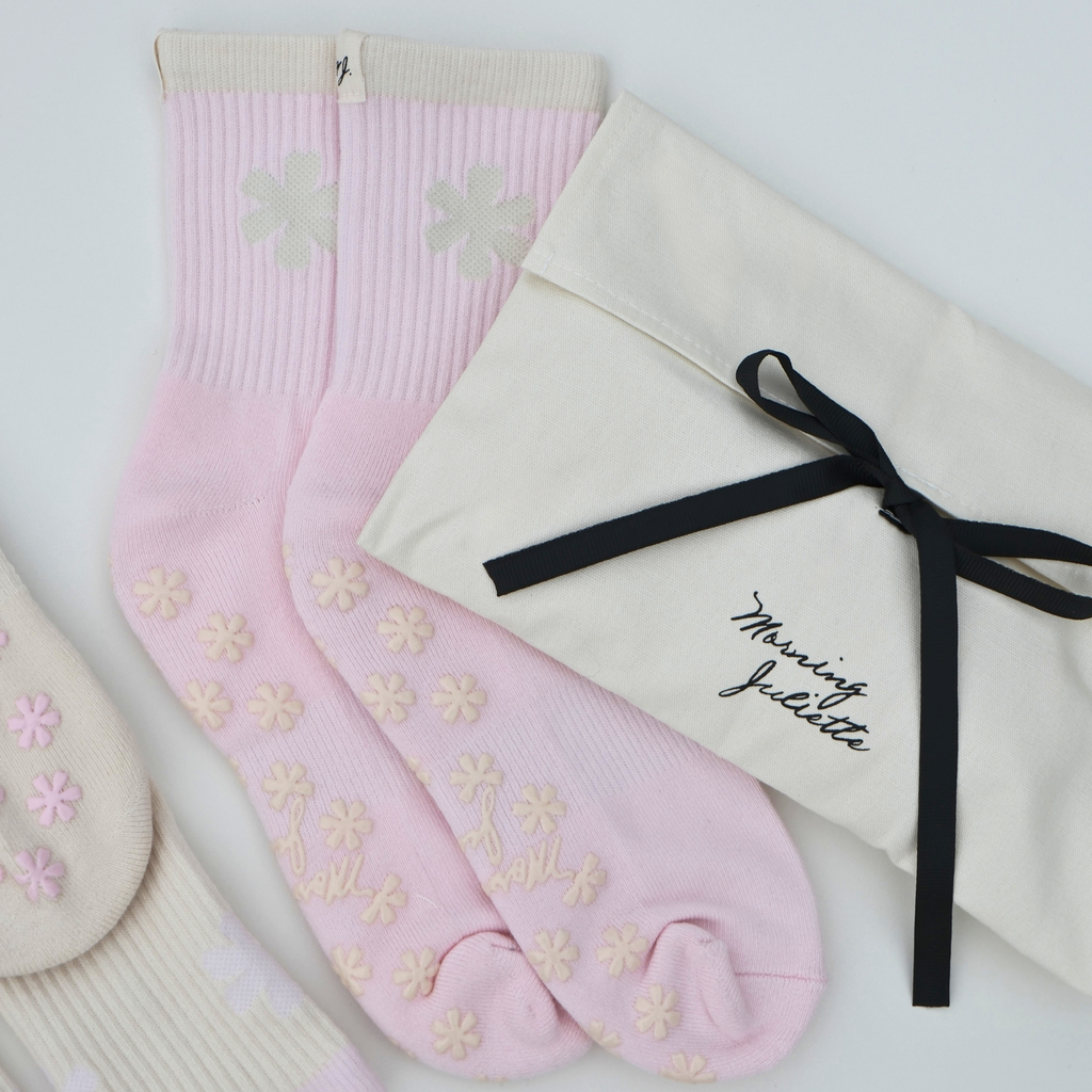 Ditsy Grip Socks in Heather Grey