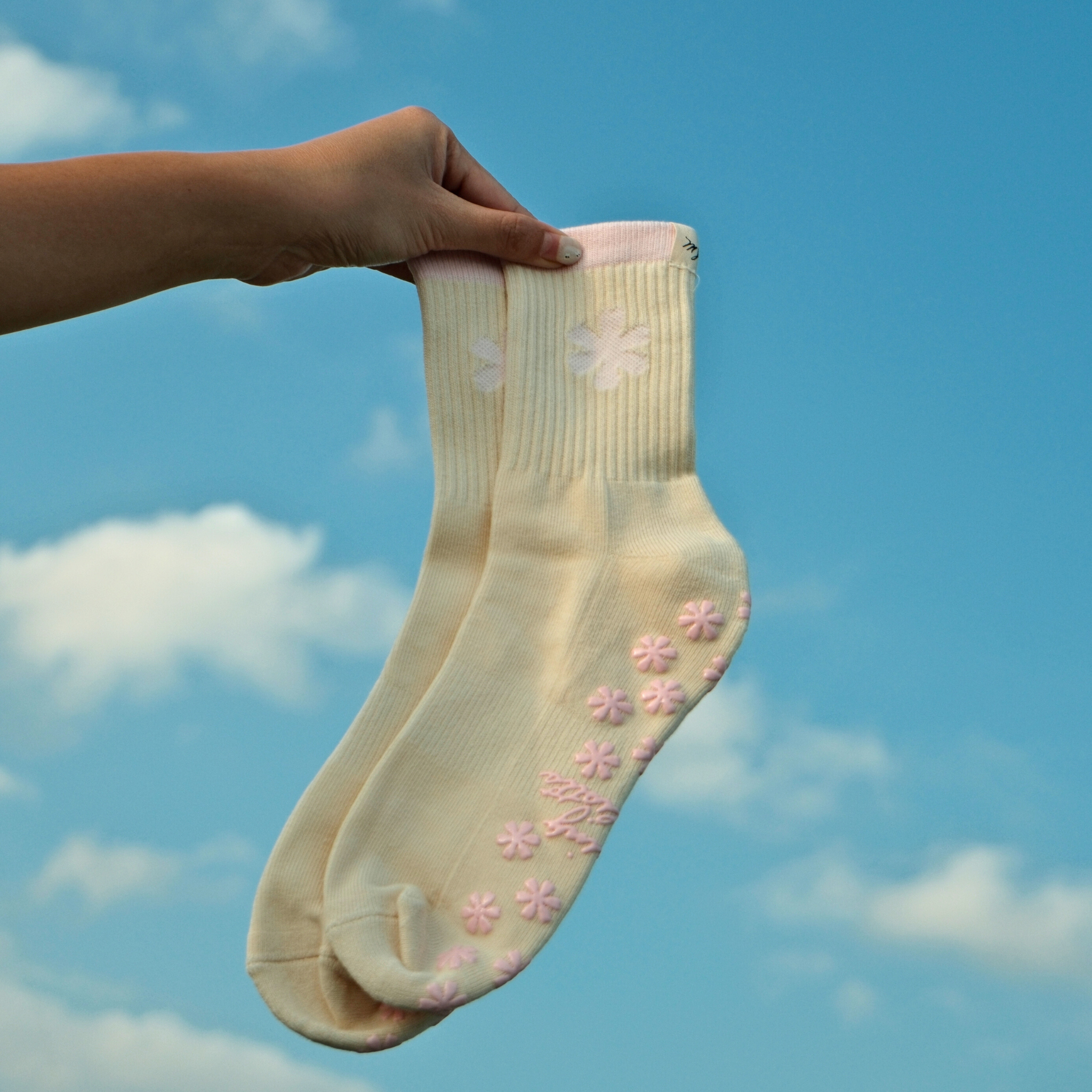 Ditsy Grip Socks in Vanilla Cream